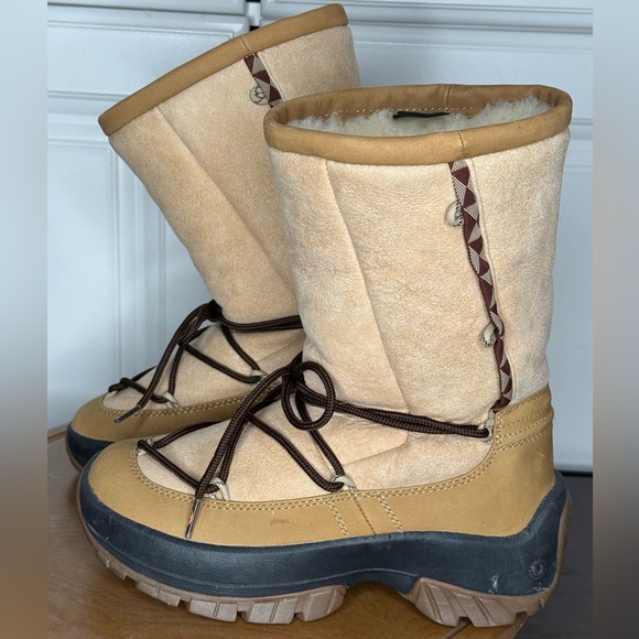 Women's Ulu Crow Shearling Boots - Picture 3 of 12